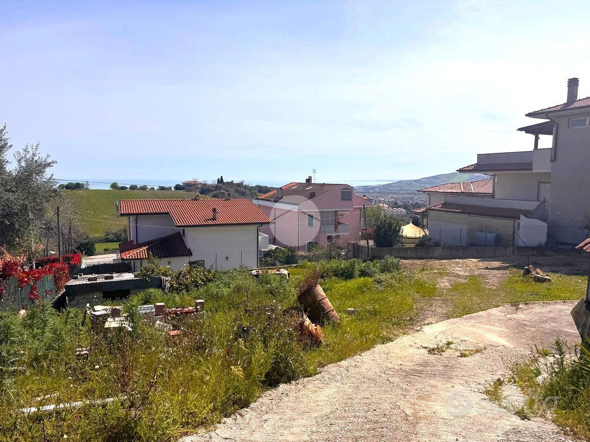 TER. RESIDENZIALE A ROSETO DEGLI ABRUZZI - Vista 2