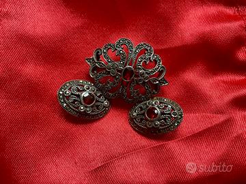 Parure: orecchini e spilla della nonna