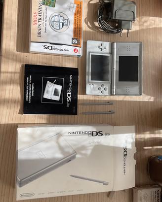 Nintendo DS Lite Silver, completa e con scatola