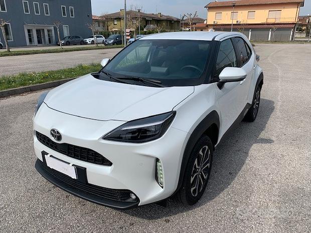 Toyota yaris cross first edition cambio manuale