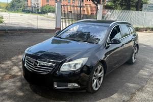 Opel Insignia 2.0 BiTurbo con 195 CV
