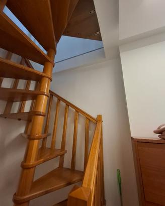 SCALA A CHIOCCIOLA IN LEGNO