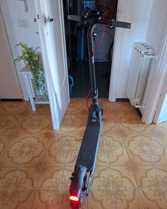 Monopattino navee v40