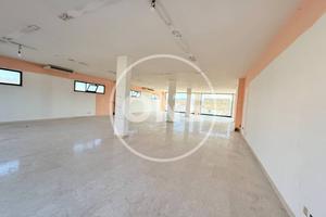 Attività / Licenza di 243 m² a Spoltore