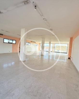 Attività / Licenza di 243 m² a Spoltore