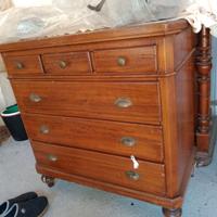 Cassettiera anticata in legno