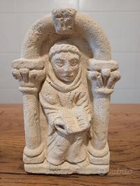 Scultura frate in pietra a stampo di Carcassonne