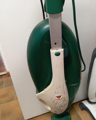 Scopa aspirapolvere folletto
