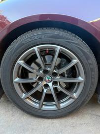 4 cerchi in lega 17 complete di gomme Alfa Giulia