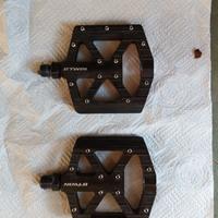 Pedali flat Btwin MTB 900, gamma top di Decathlon