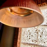 Lampadario di grandi dimensioni in alluminio