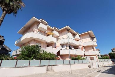 3 LOCALI A FRANCAVILLA AL MARE