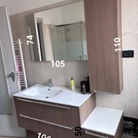 Mobile bagno moderno con specchio retroilluminato