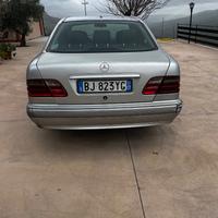 Mercedes E270 CDI elegance