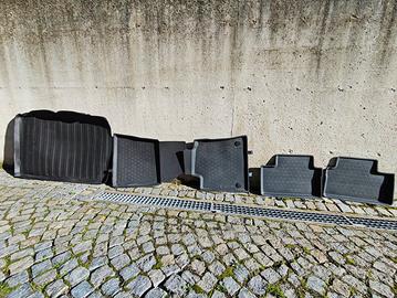 TAPPETINI IN GOMMA E VASCA BAULE PER CLIO