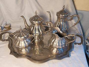 Servizio in Peltro 95%"CC" con
Vassoio Vintage