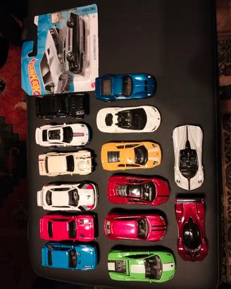 15 modellini Hotwheels