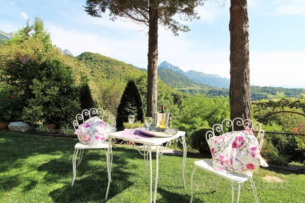 Rustico / Casale di 80 m² con 4 locali e box auto - Altro