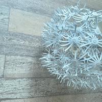 Lampadario Ikea con margherite di carta 80 cm