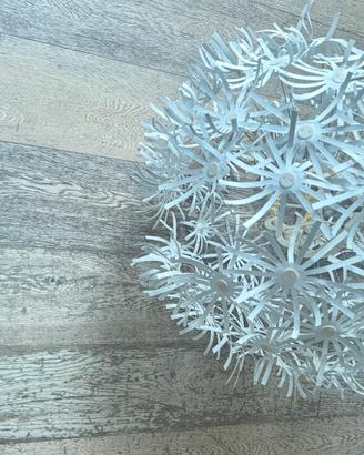 Lampadario Ikea con margherite di carta 80 cm