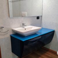 mobile bagno sospeso 