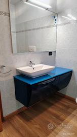 mobile bagno sospeso