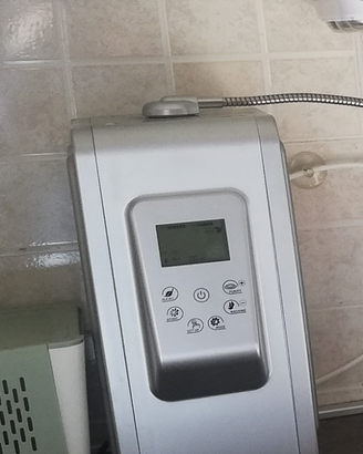 Ionizzatore e depuratore acqua alcalina