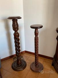 Coppia di piedistalli in legno, anni 60