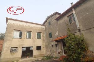 Rustico / Casale di 350 m² con più di 5 locali a M