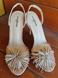 scarpe con tacco e pon pon