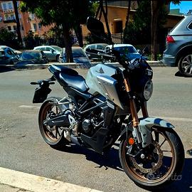 Honda CB 125 R 2023 - 7.800 km