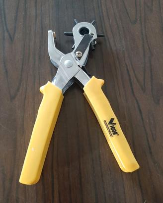 Pinza fustellatrice per forare pelle e cuoio