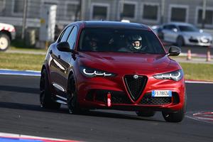 Alfa romeo stelvio quadrifoglio