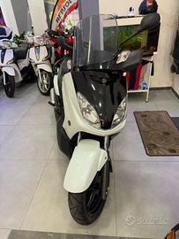 Yamaha X-Max 250