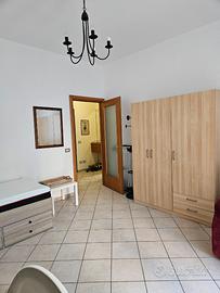 Ampia singola metropolitana