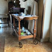 Carrello in legno con ruote