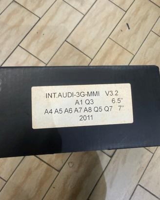 Interfaccia audio video + retrocamera per Audi