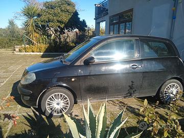 Lancia y 2008 cilindrata 1.2  € 2.500 tratt.