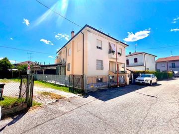 Casa indipendente di 202 m² con 4 locali e box aut