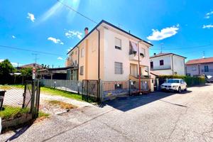 Casa indipendente di 202 m² con 4 locali e box aut