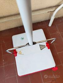 Scopa automatica e lucidatrice per le scarpe