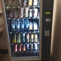 distributore automatico bevande e snack 