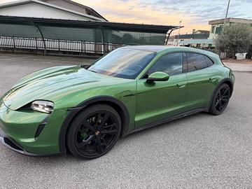 Porsche Taycan 4 Cross Turismo