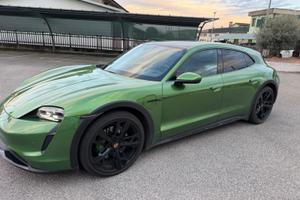 Porsche Taycan 4 Cross Turismo