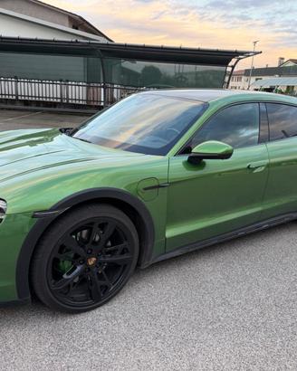 Porsche Taycan 4 Cross Turismo