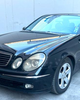 Mercedes E 320 TD CDI ELEGANCEBerlina