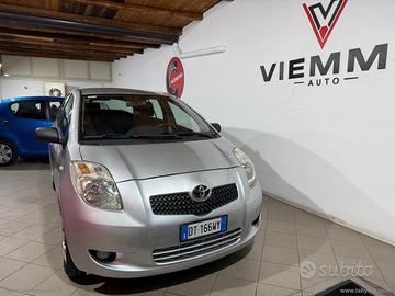 TOYOTA Yaris 1.0 5p. Sol