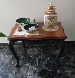 Tavolino in stile da salotto 
