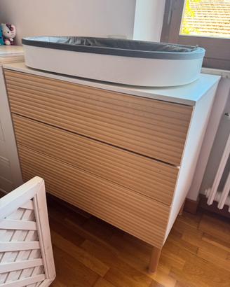 Fasciatoio Stokke in legno bianco