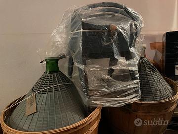 attrezzatura per imbottigliare vino